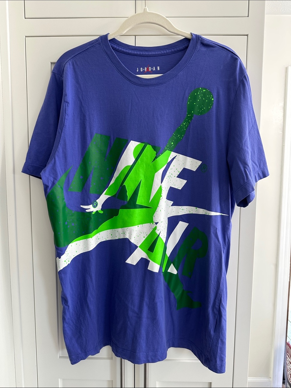 Jordan Men’s Royal Blue Retro T-Shirt with Green and White Nike Air Graphic Sz L